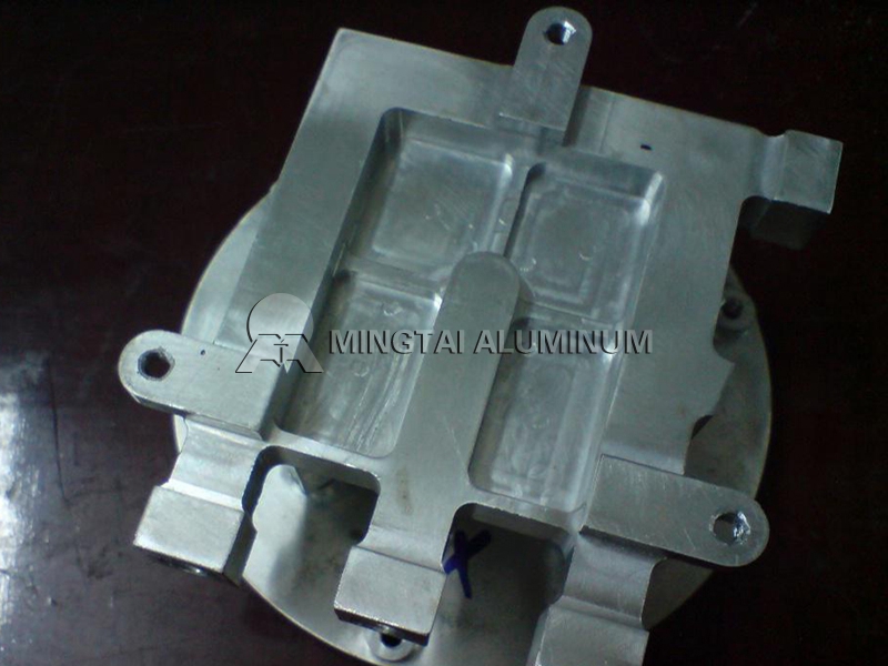 injection molds aluminum